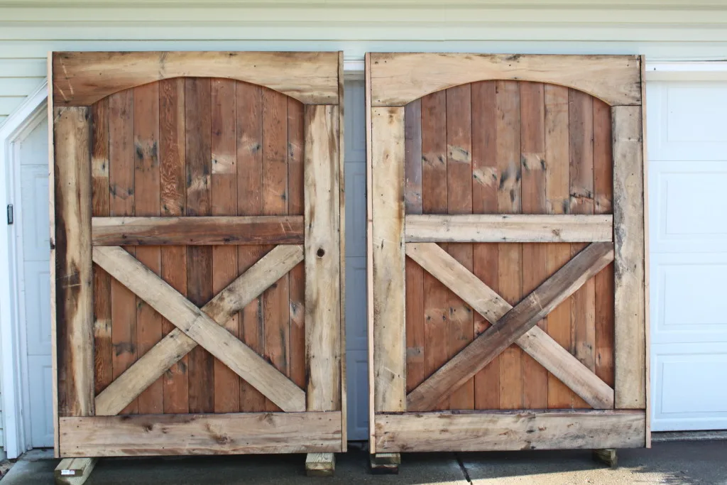 Build A Rustic Barn Door Headboard, Old Barn Door Headboard