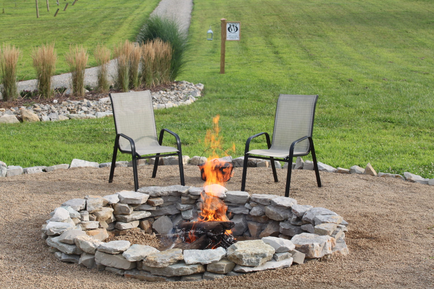How To Create A Beautiful, Inexpensive Backyard Fire Pit