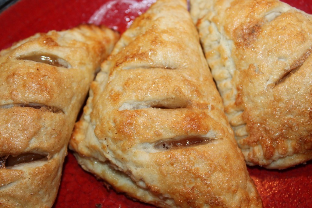 Light and Flaky Apple Turnover Recipe - An Individual Apple Pie