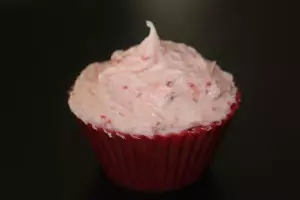 Chocolate cupcake with strawberry icing - no dye required!
