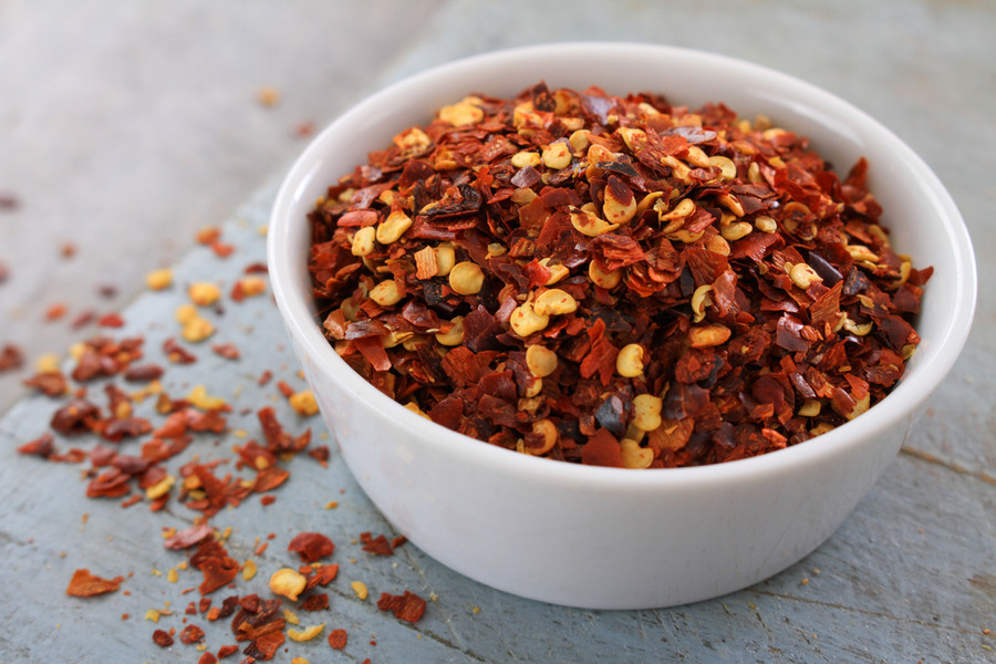 How To Make Your Own Red Pepper Flakes Using Fresh Peppers How To Make Your Own Red Pepper Flakes Using Fresh Peppers