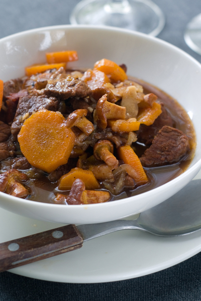 bowl of slow cooker beef burgundy 