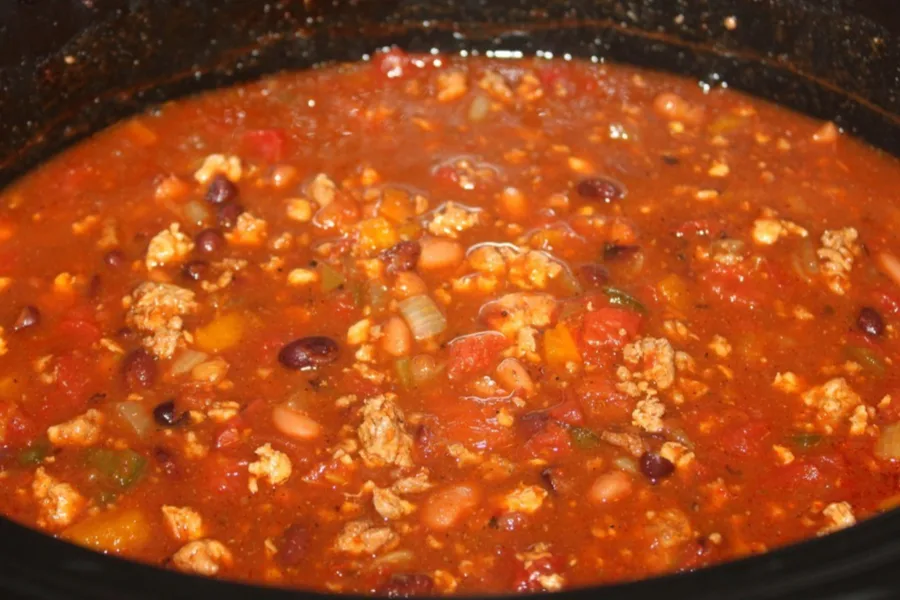 cooked slow cooker chili 