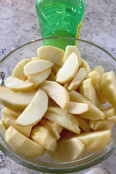 apples and lemon juice 
