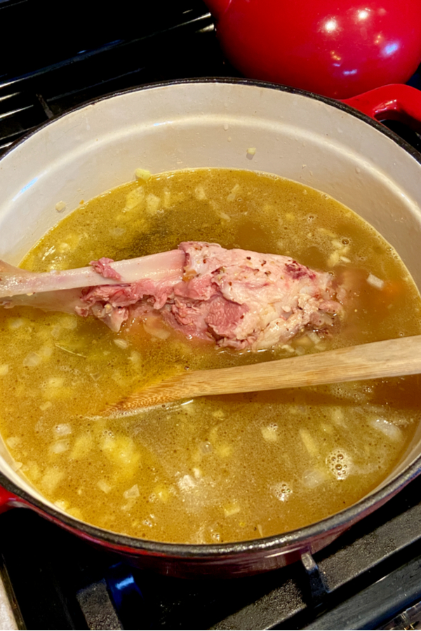 ham bone in split pea soup