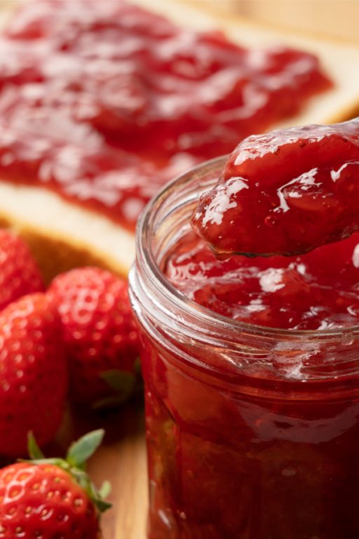 How To Grow Everbearing Strawberries Grow Strawberries All Summer!