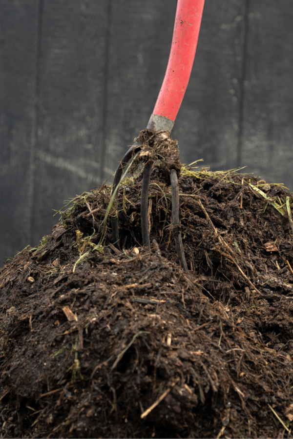 how to create a spring compost pile