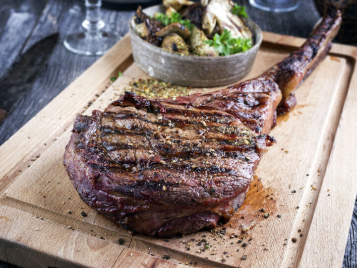 Grilled Tomahawk Steaks: Temperature Tips