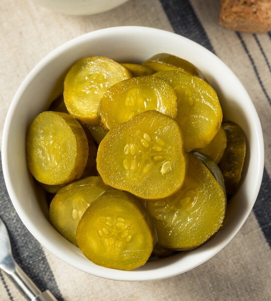 easy dill pickle in bowl
