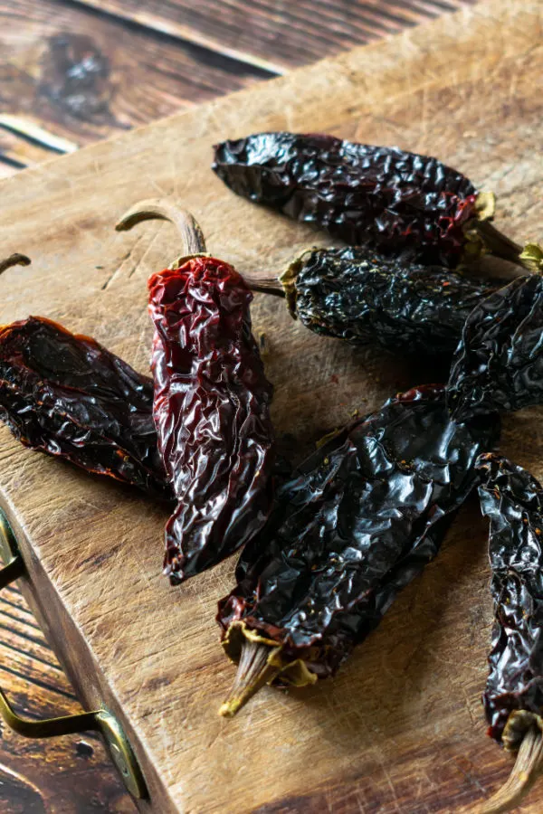 dried chipotle peppers 