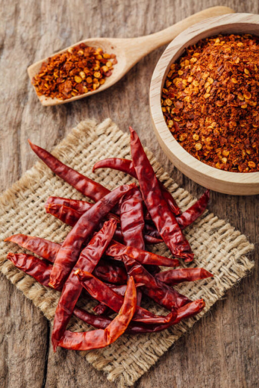 How To Make Red Pepper Flakes (3 Methods Included)