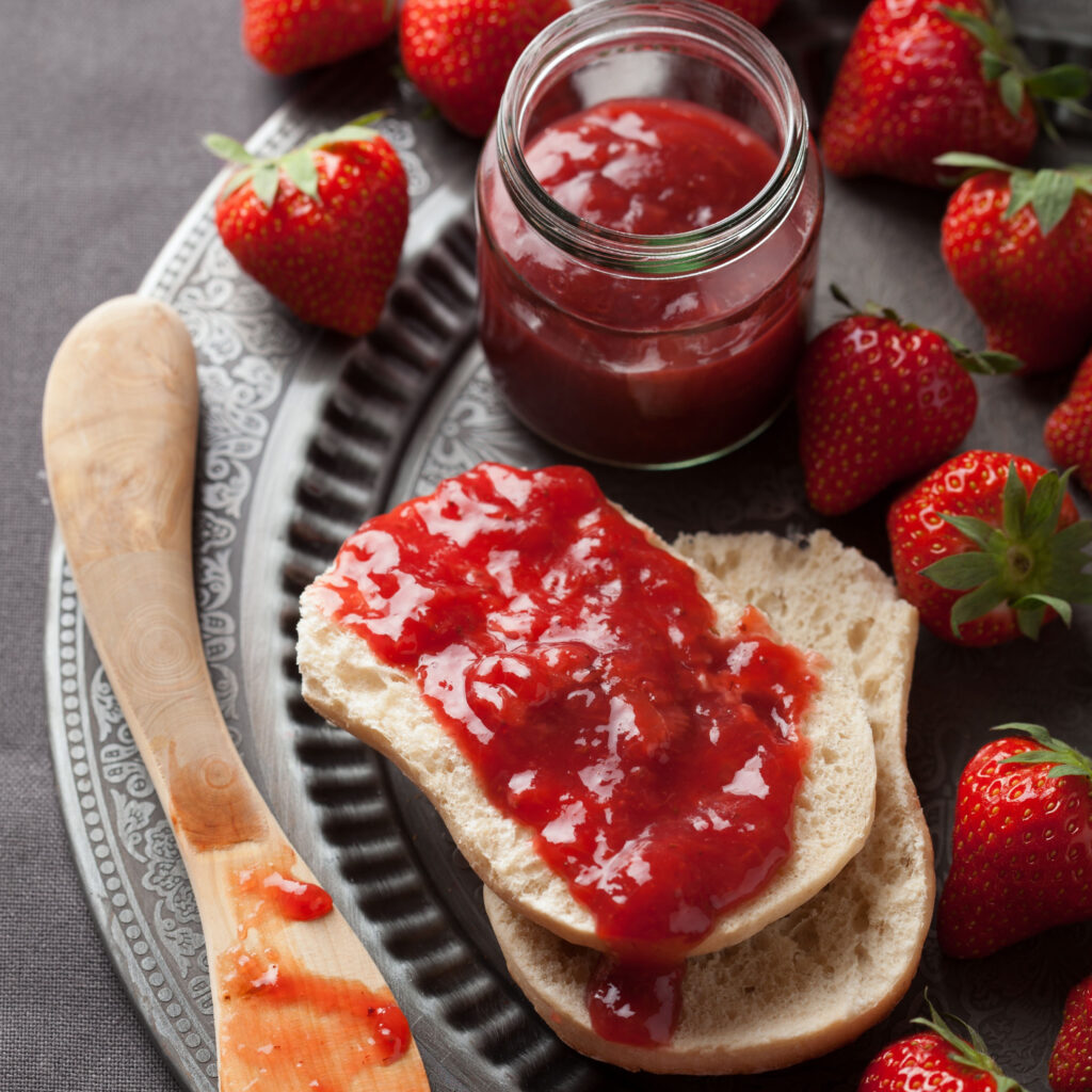 30 minute strawberry jam spread on toast 