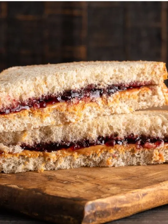 the right way to make a peanut butter and jelly sandwich