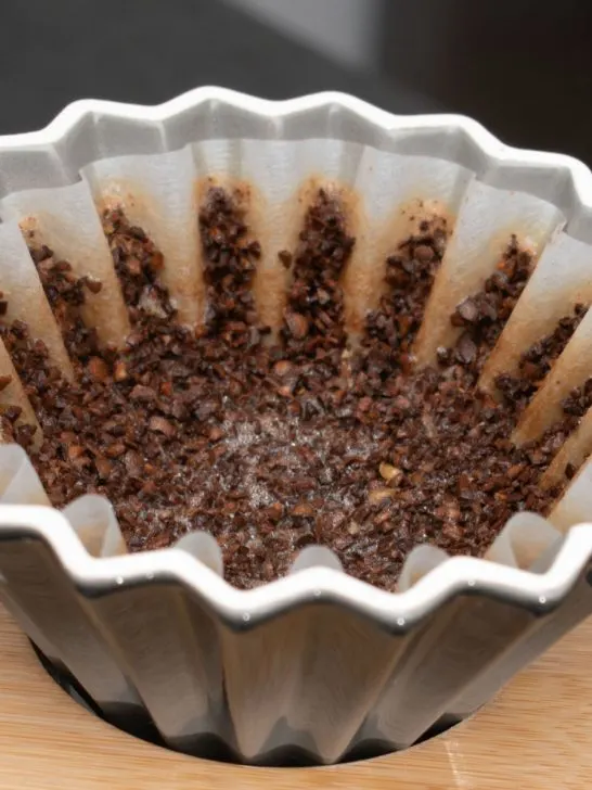 recycle coffee grounds in the winter