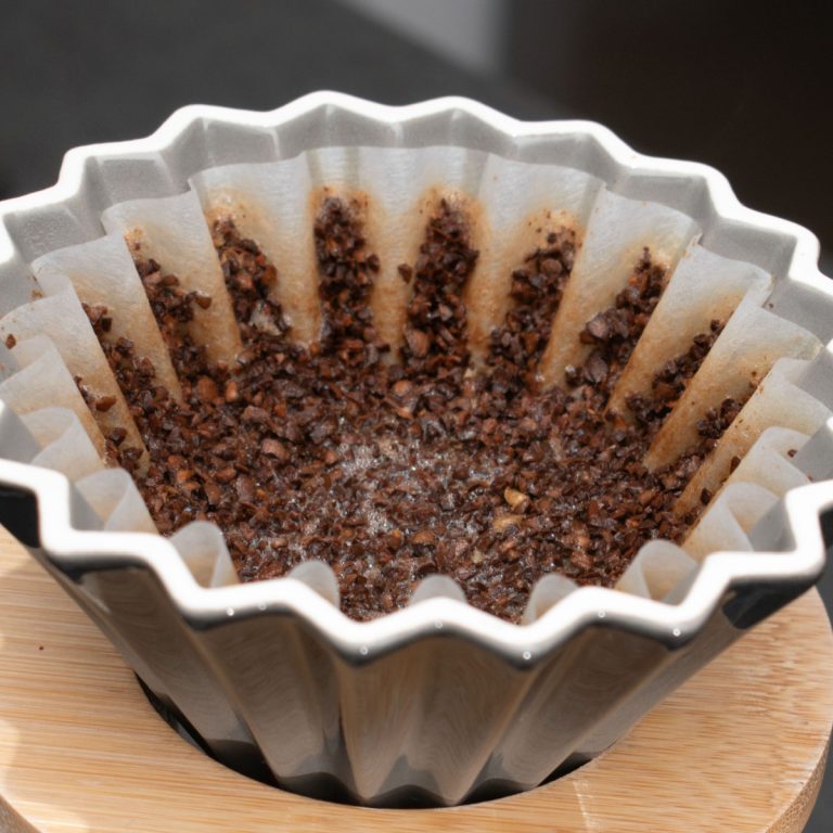 recycle coffee grounds in the winter